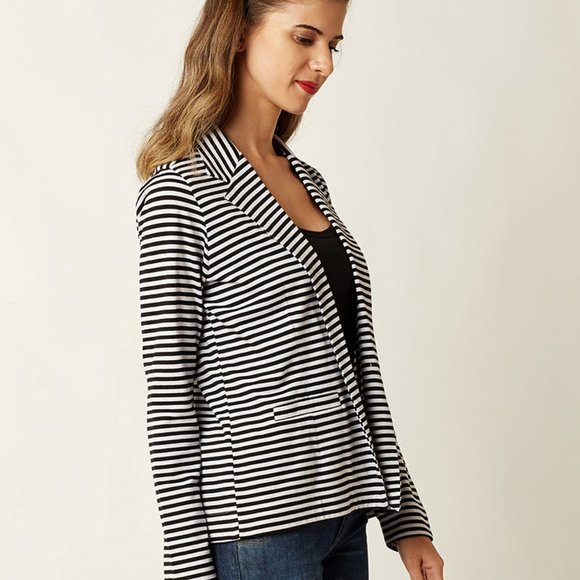 GNW Jackets & Blazers - [gnw] Women's Blazer Scrunched 3/4 Sleeves Black & White Striped Size Medium